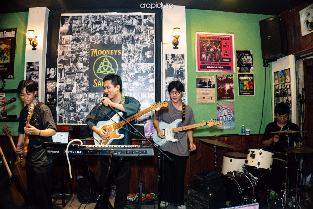 Stage Moment 02